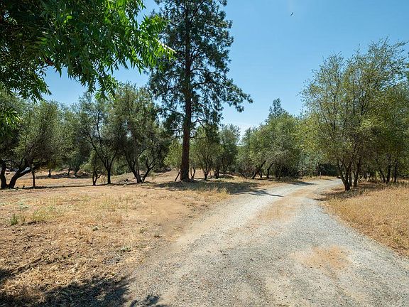 4th image of 3326 Sand Ridge Rd