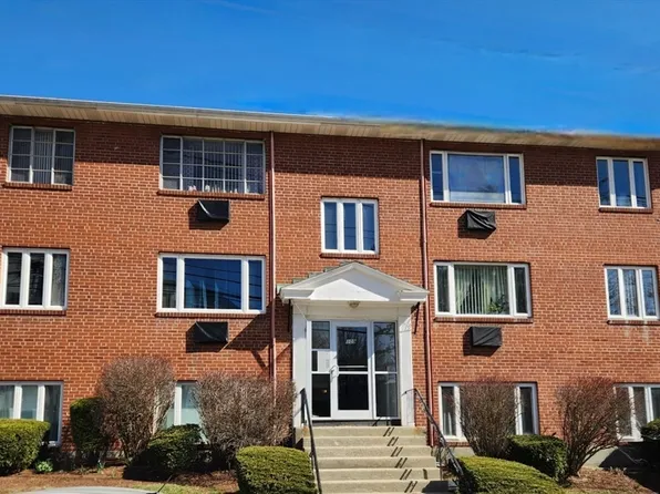 109 Warren St APT 11, Watertown, MA 02472