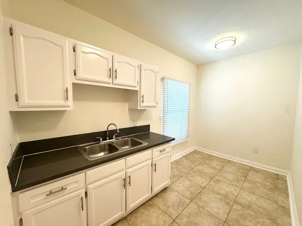 bon921, 921 S Bonnie Brae St #38, Los Angeles, CA 90006