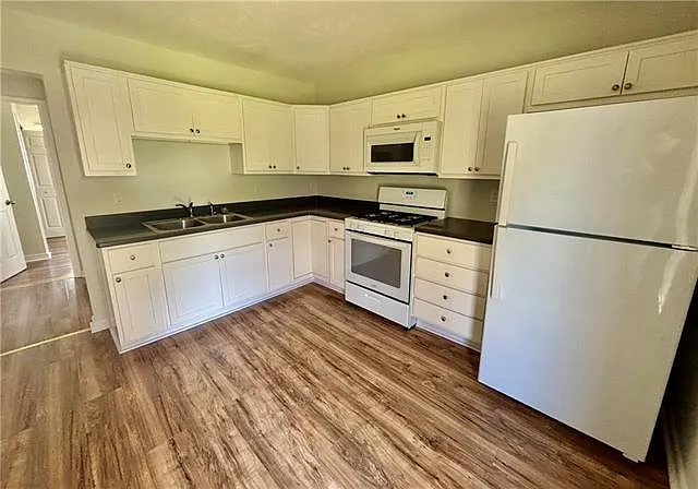 8120 Landry Ave — Photo 3