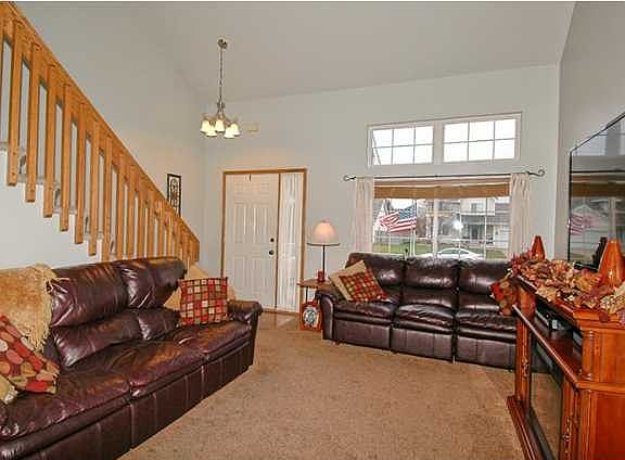 4th image of 160 S Westgate Dr