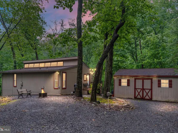 211 Cayuga Trl, Hedgesville, WV 25427