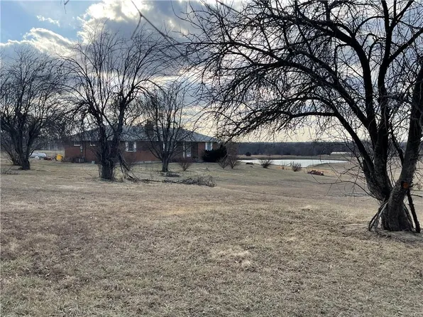 24185 W 287th St, Paola, KS 66071