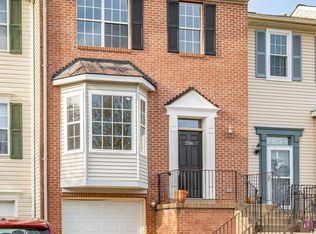 206 Crossing Rd, Fredericksburg, VA 22406