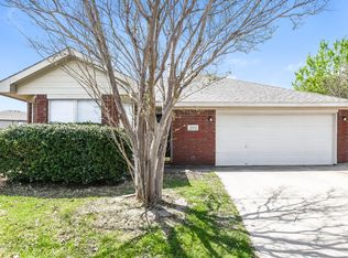 10413 Fossil Hill Dr, Fort Worth, TX 76131
