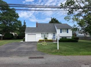 1587 Grundy Ave, Holbrook, NY 11741