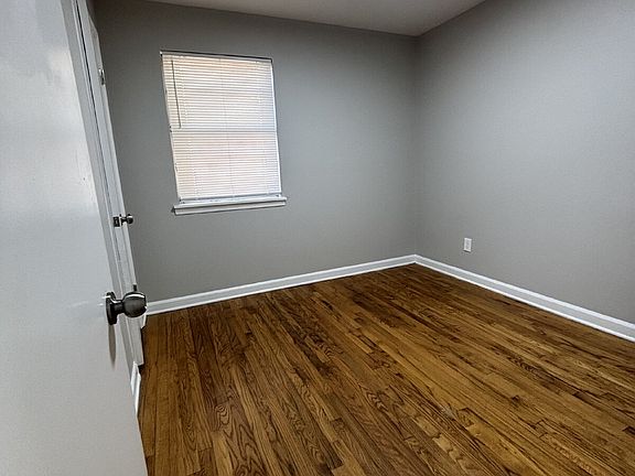3rd image of 5425 Lochinvar Rd