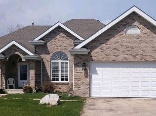 633 Willow Bend Dr, Davis Junction, IL 61020