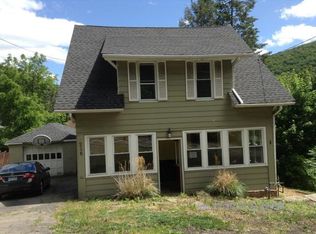 210 Layton Rd, Clarks Summit, PA 18411