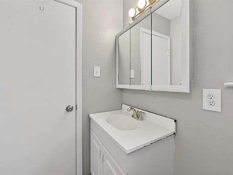 2446 Mayview Dr — Photo 30