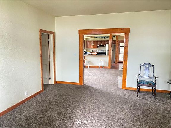 4th image of 111 Church Ave
