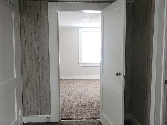 4th image of 435 W Queen St