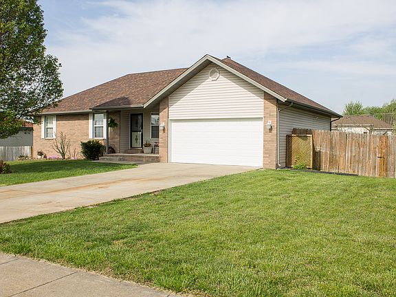 2nd image of 713 S Berry Ln