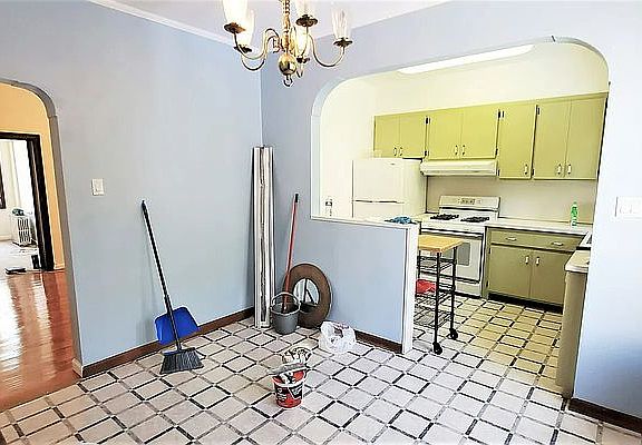 5th image of 20-32 29th St #1