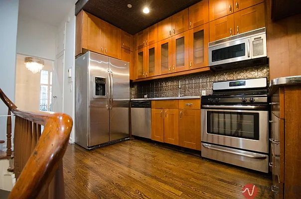 Rented by Wave Real Estate Group | media 21