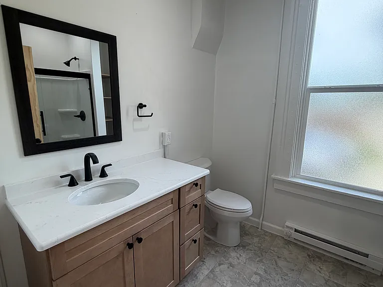 1214 Columbia St #6 — Photo 9