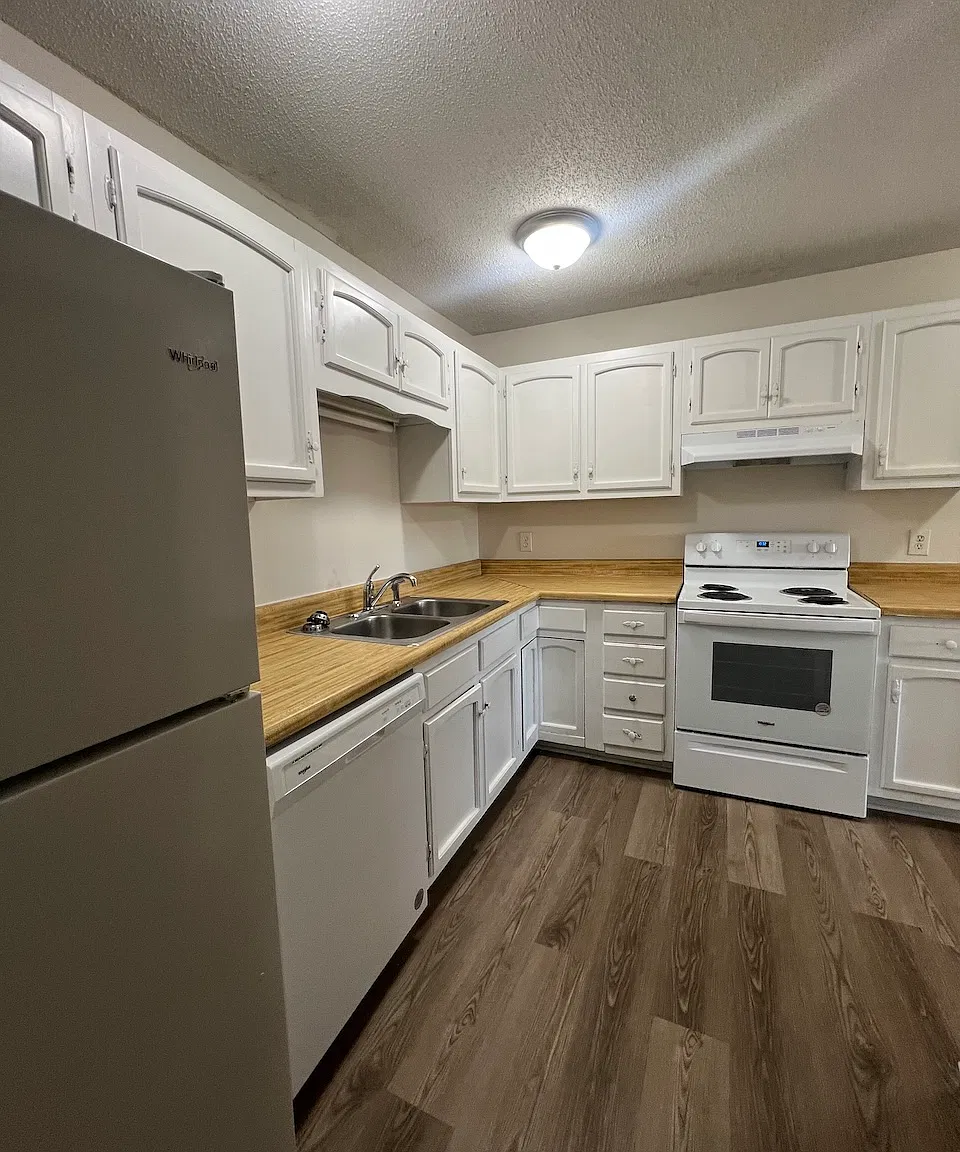 2 bed, 800 sqft, $975 — Photo 4