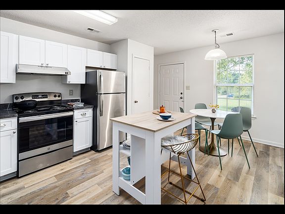 3rd image of 5600 Salem Run Blvd #1-11511R