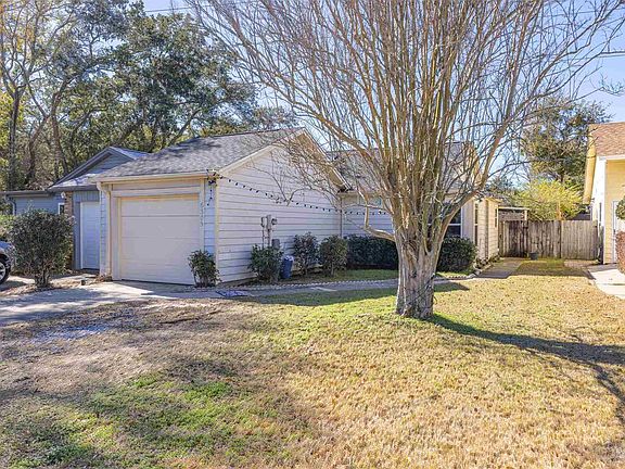 3rd image of 6305 Langley Pl