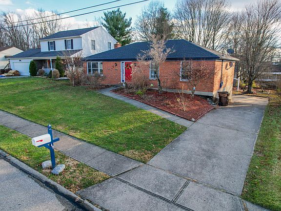 3rd image of 49 W Cobblestone Ct