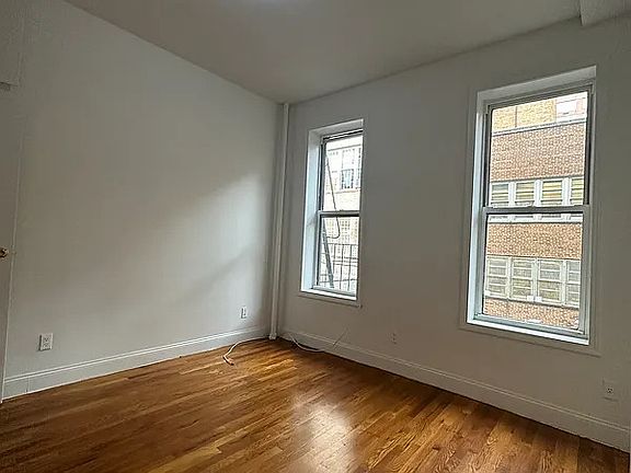 5th image of 219 E 32nd St APT 2C
