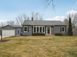 8035 N Poplar Dr, Fox Pt, WI 53217