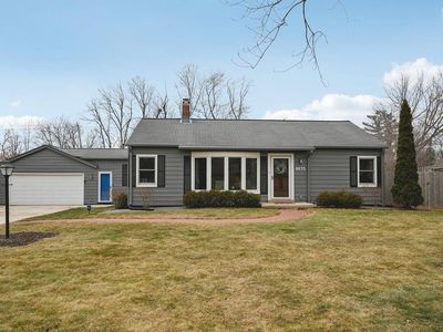 8035 North Poplar DRIVE, Fox Pt, WI, 53217