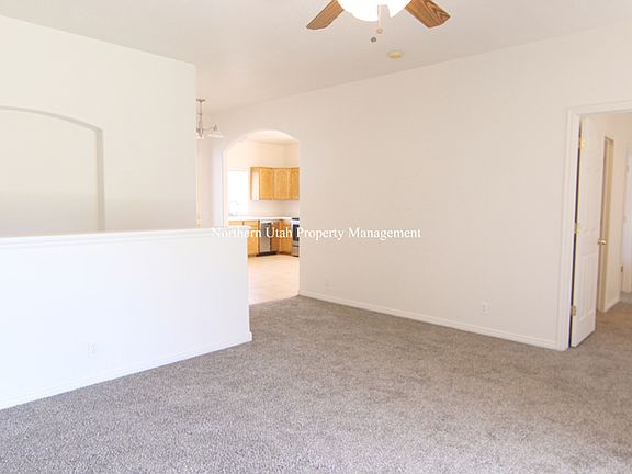 3 Living Room View 2_09042019