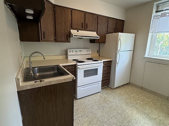5th image of 112 E McMillan St #12
