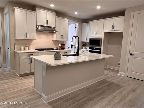 4th image of 11475 NEWTONIAN Boulevard