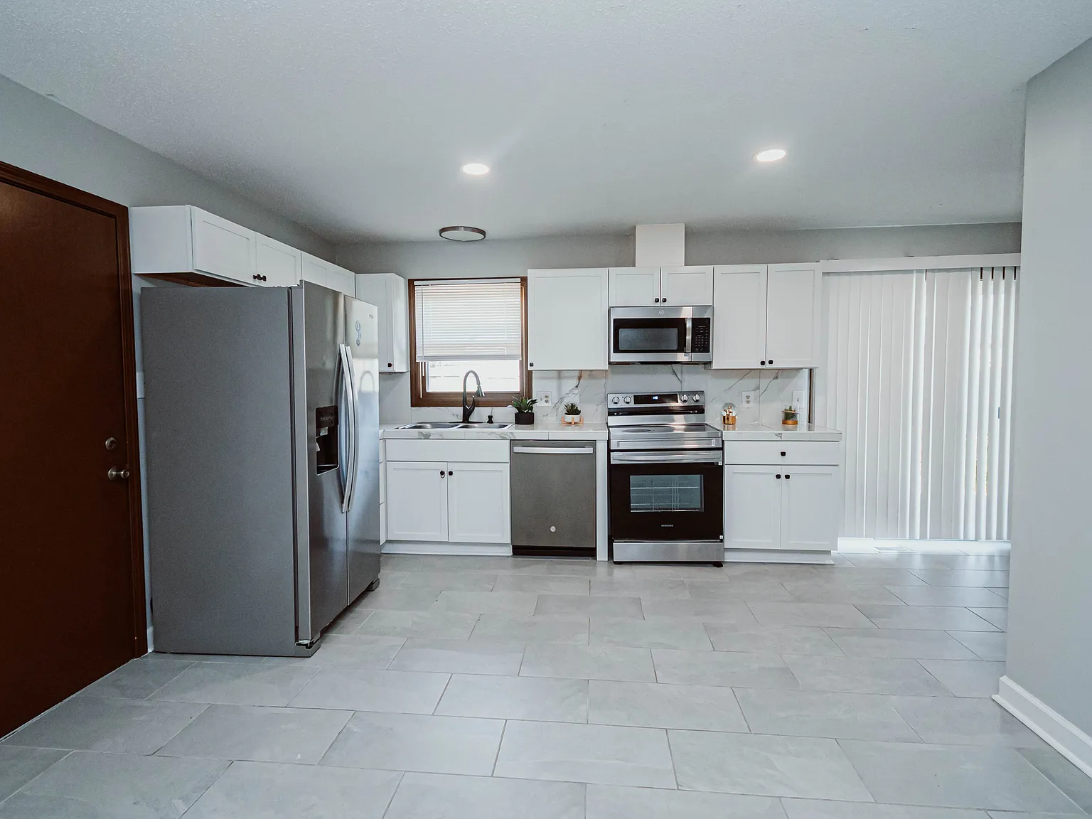 3 bed, 1.5 bath, 1044 sqft, $1,550 — Photo 3