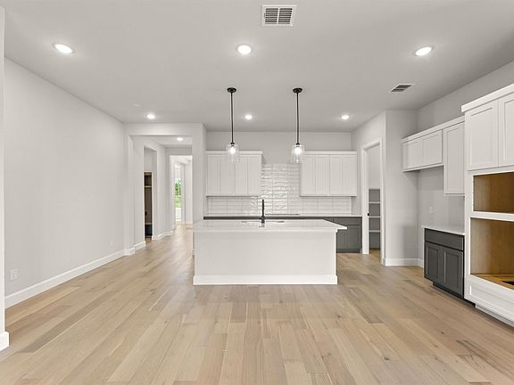 5th image of 1048 Olympic Dr