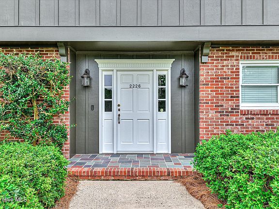 4th image of 2226 Huntington Road