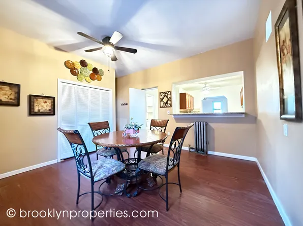 2906 Voorhies Avenue image 9 of 19