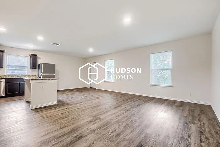2719 Bermuda Dr — Photo 4