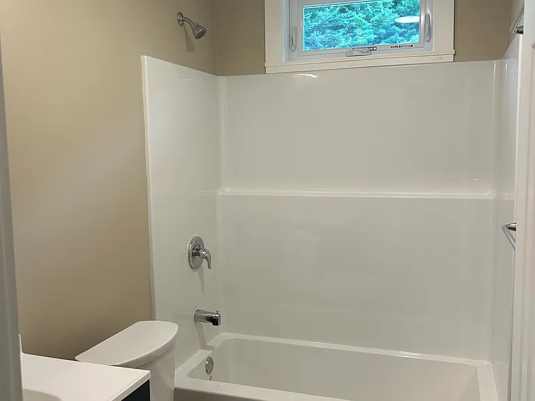 454 Bristol Rd — Photo 4