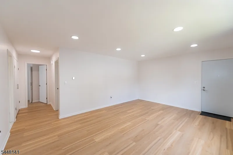 2 bed, 1.0 bath, $2,400 — Photo 4