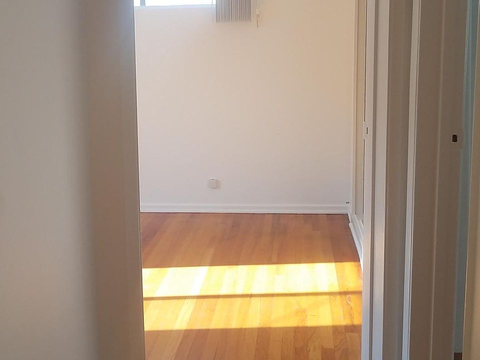 1st image of 938 15th St APT C