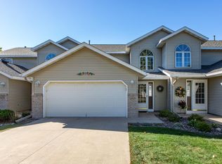 2429 Viola Heights Dr NE, Rochester, MN 55906