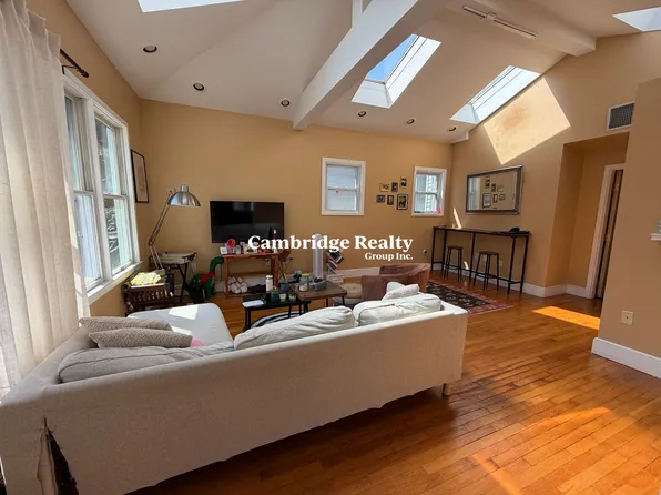 90 Summer St APT 2, Somerville, MA 02143