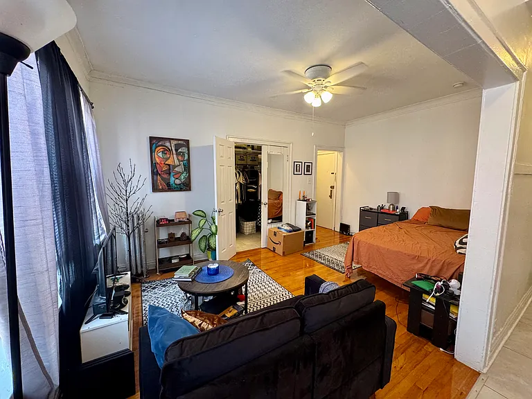 3812 N Pine Grove Ave — Photo 10
