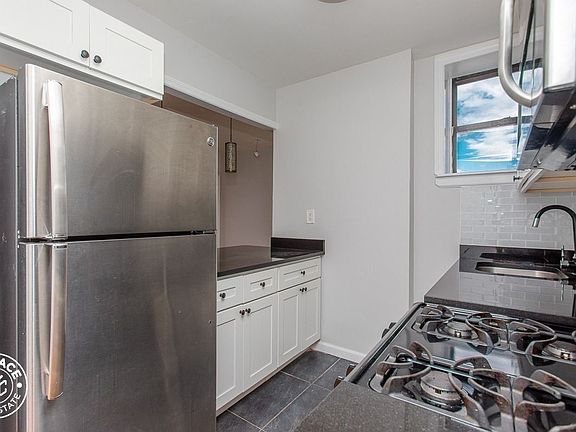 3rd image of 1186 Putnam Ave APT 2B