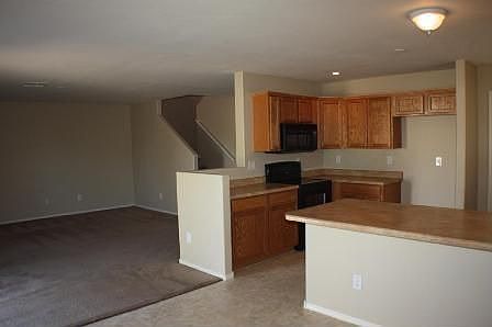 2nd image of 320 W Settlers Trl