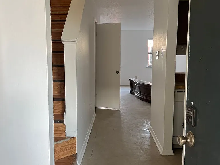 2221 N Hullen St — Photo 10
