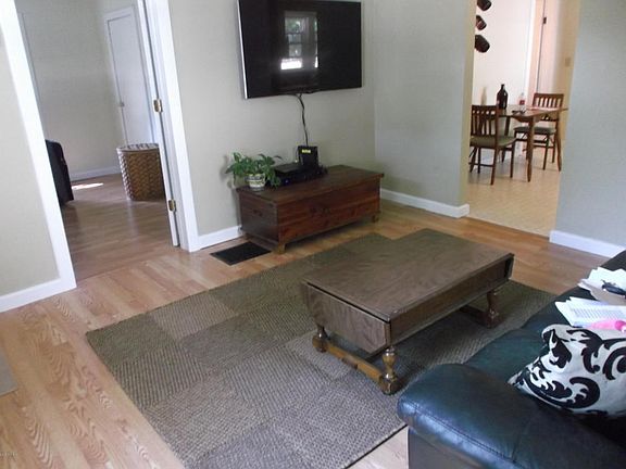 3rd image of 104 Spruce Ave