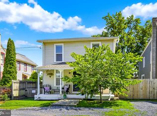 169 W Broad St, Salunga, PA 17538