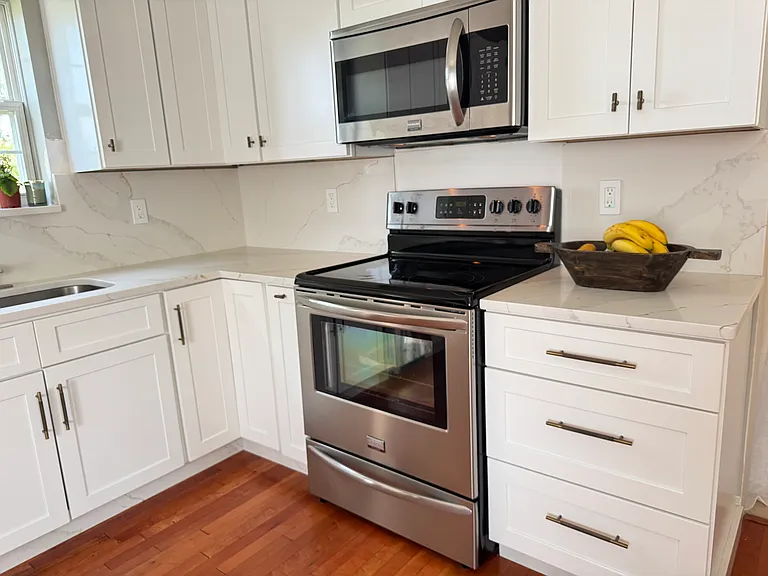 35 Lois Ln — Photo 13