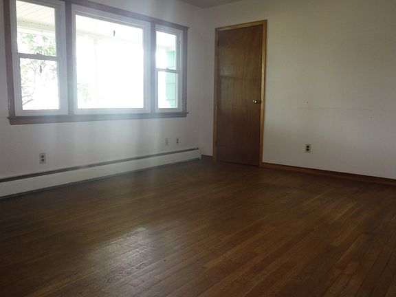5th image of 909 Huff Ave