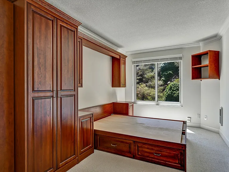 240 Lombard St #525 — Photo 9
