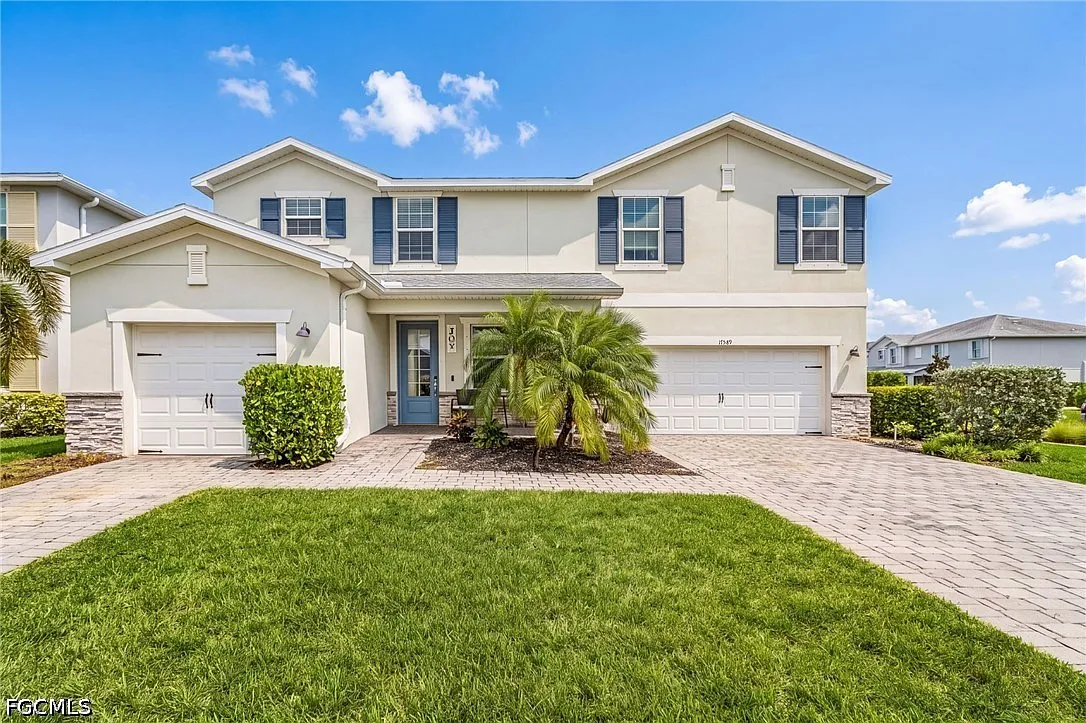 5 bed, 4.5 bath, 3261 sqft, $4,500 — Photo 2